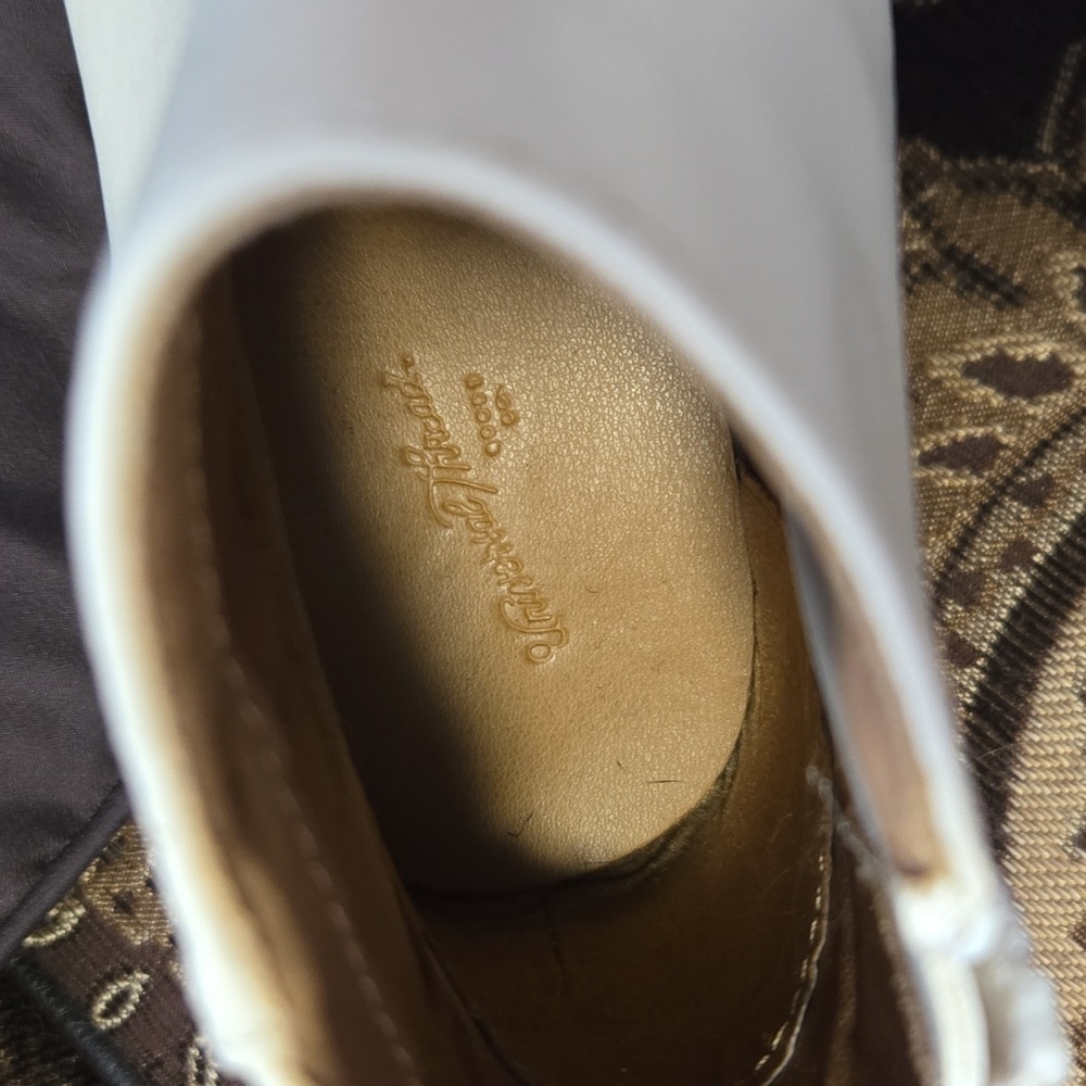 Cute little zip up Ankle booties Universal threads size 7 - Picture 2 of 2